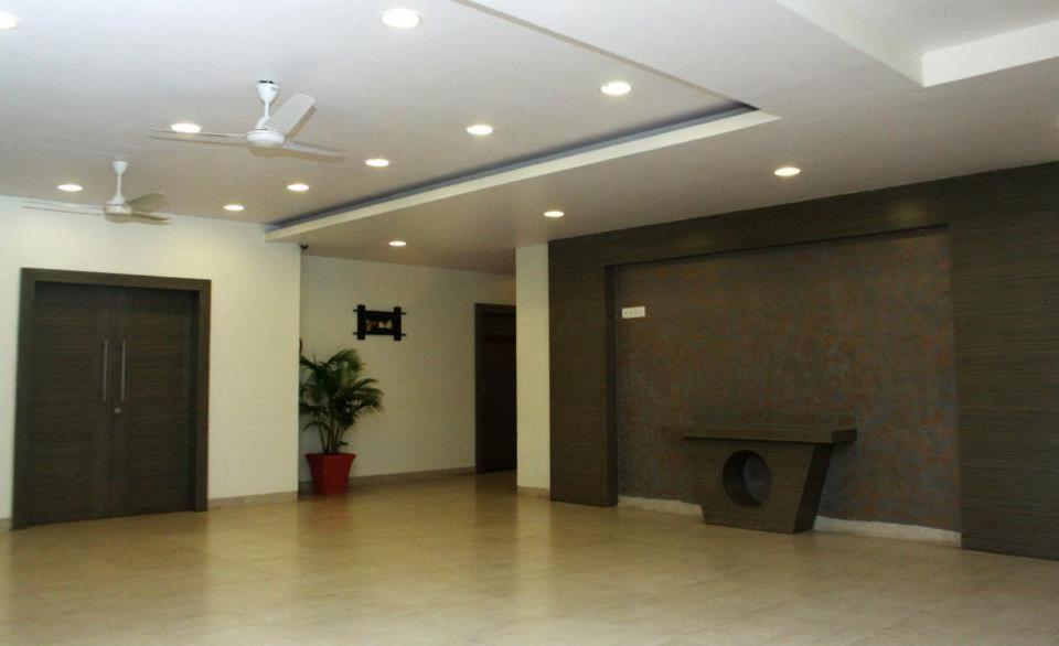 Hotel Landmark Rewa Екстер'єр фото