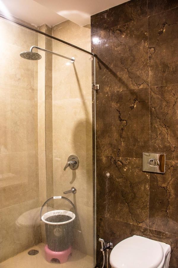 Hotel Landmark Rewa Екстер'єр фото